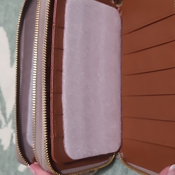 Nwob joy mangano wallet - Picture 4 of 4